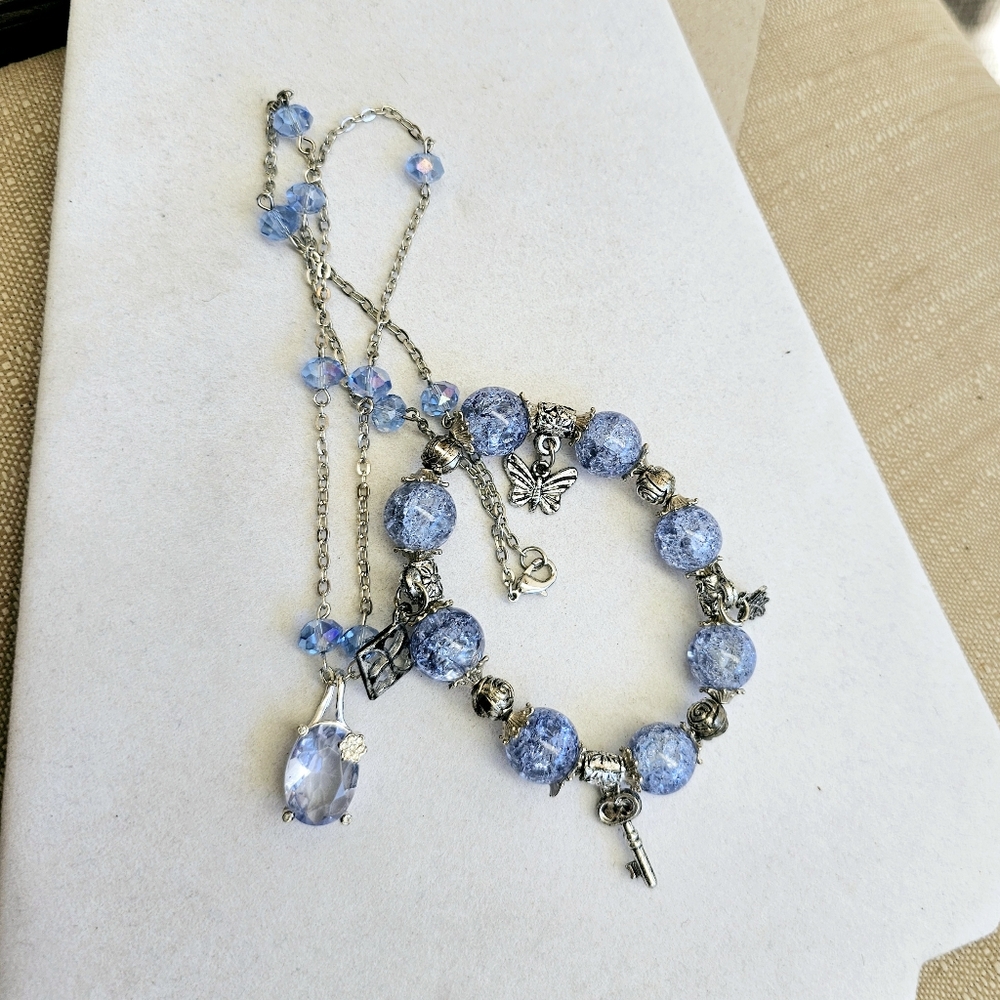 SET Blue Bead Silvertone Necklace with Blue Crackle Glass Stretch Bracelet - Picture 10 of 16